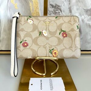 NWT Coach Floral Wristlet